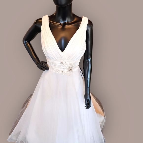 Alfred Sung V-Neck Taffeta/Tulle Wedding Gown - Picture 2 of 4